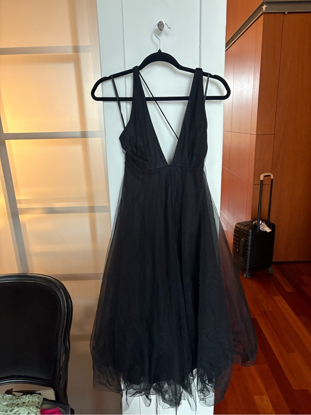 Black Deep V Tulle Midi Dress
